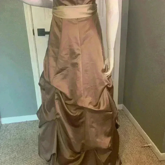 David’s Bridal - Picture 7 of 11